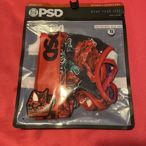 Sport bra never been worn still in package - Picture 2 of 2